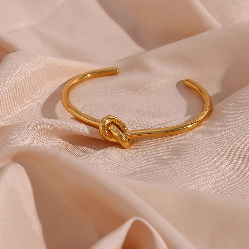 Sleek Knot Bracelet