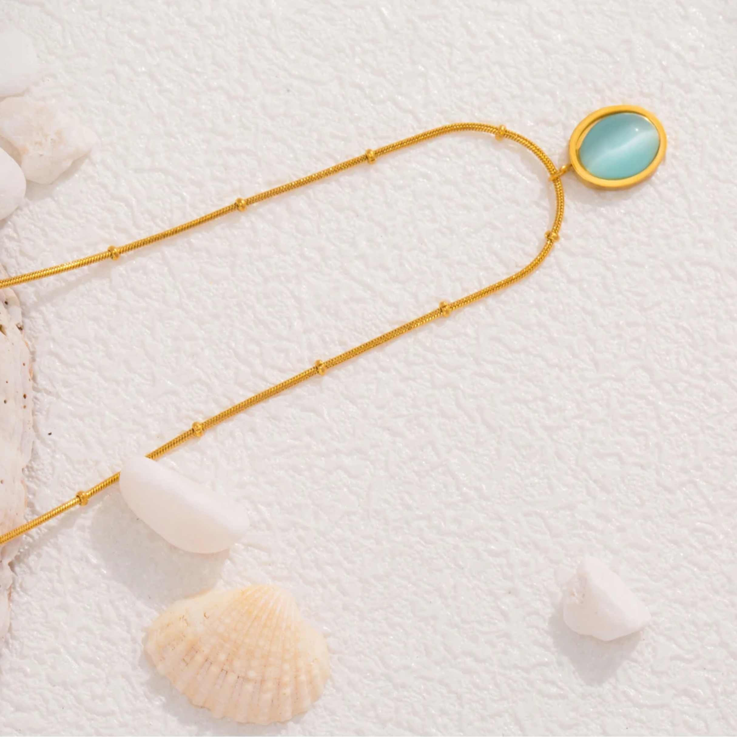 Sapphire touch necklace