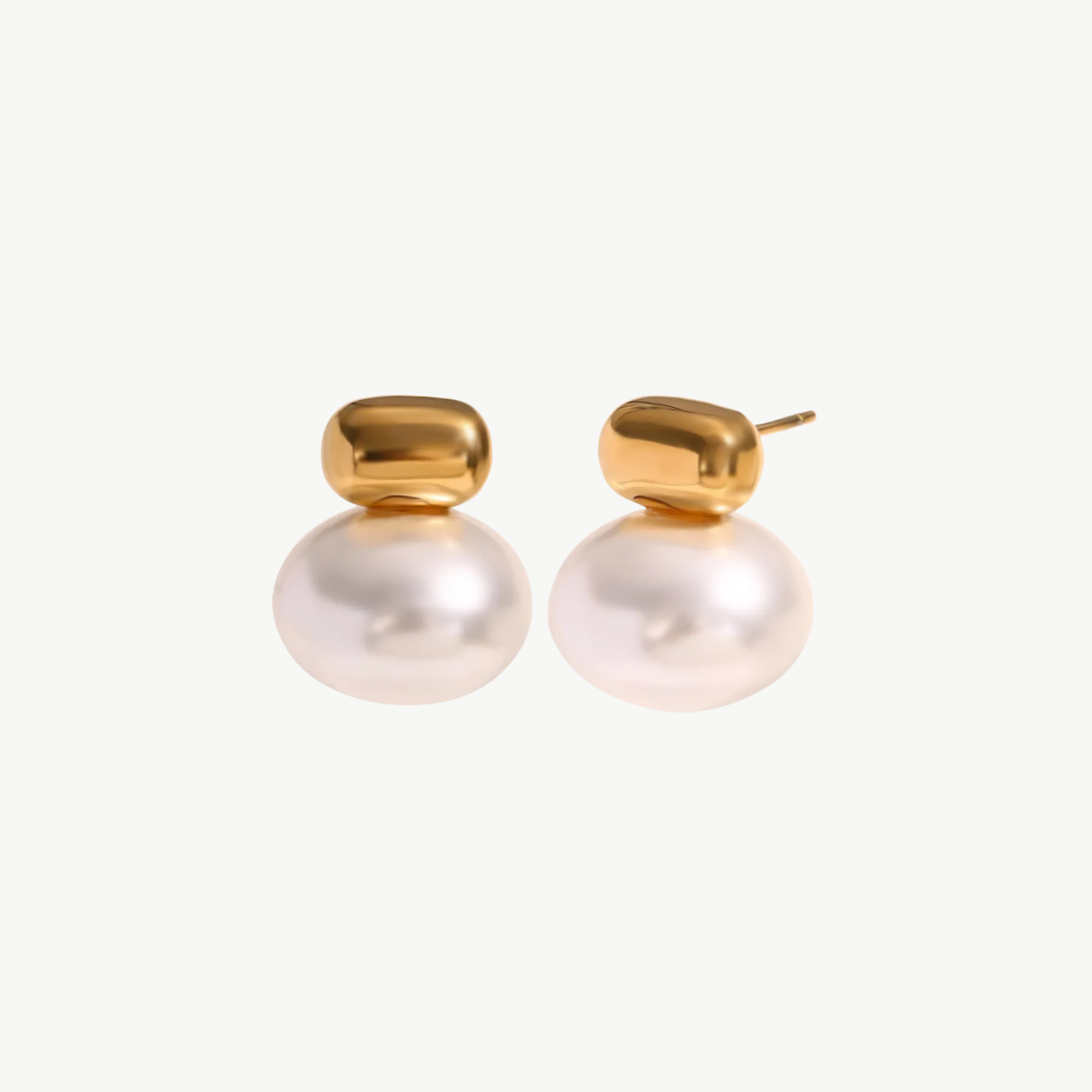 Classic Pearl Studs